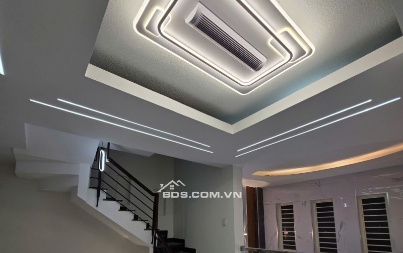 NHÀ ĐẸP 5 TẦNG HXH ĐƯỜNG LẠC LONG QUÂN, Q11 - GIÁ CHÍNH CHỦ